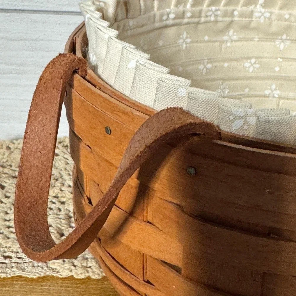 Longaberger 1990 Round Woven Basket Leather Handles Fabric Liner Plastic Insert